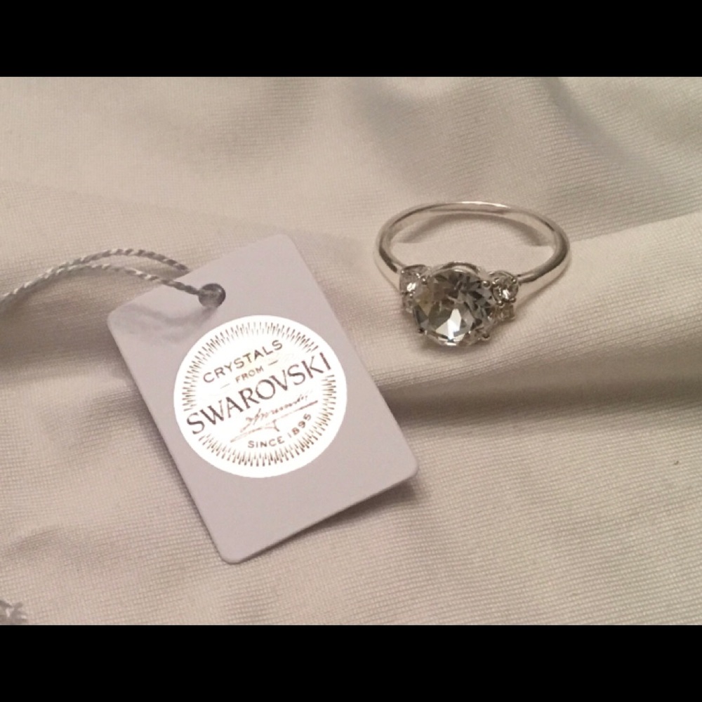 CLOSEOUT Ring with Swarovski White Crystal stone. NWOT
